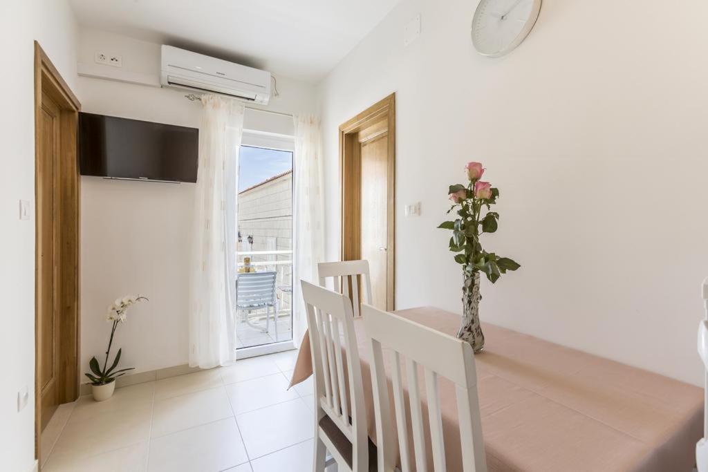 Apartments Bezmalinovic 2 Bol Kültér fotó