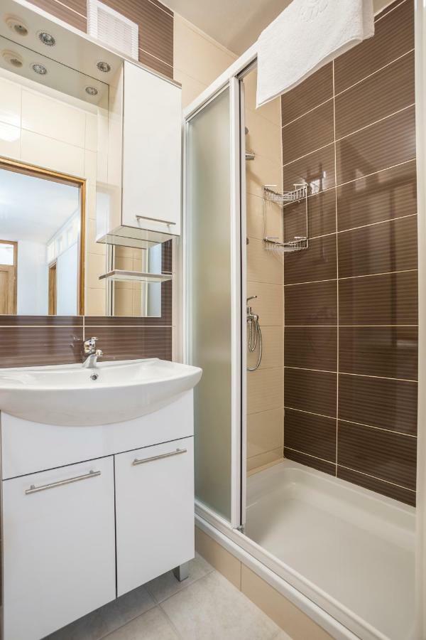 Apartments Bezmalinovic 2 Bol Kültér fotó