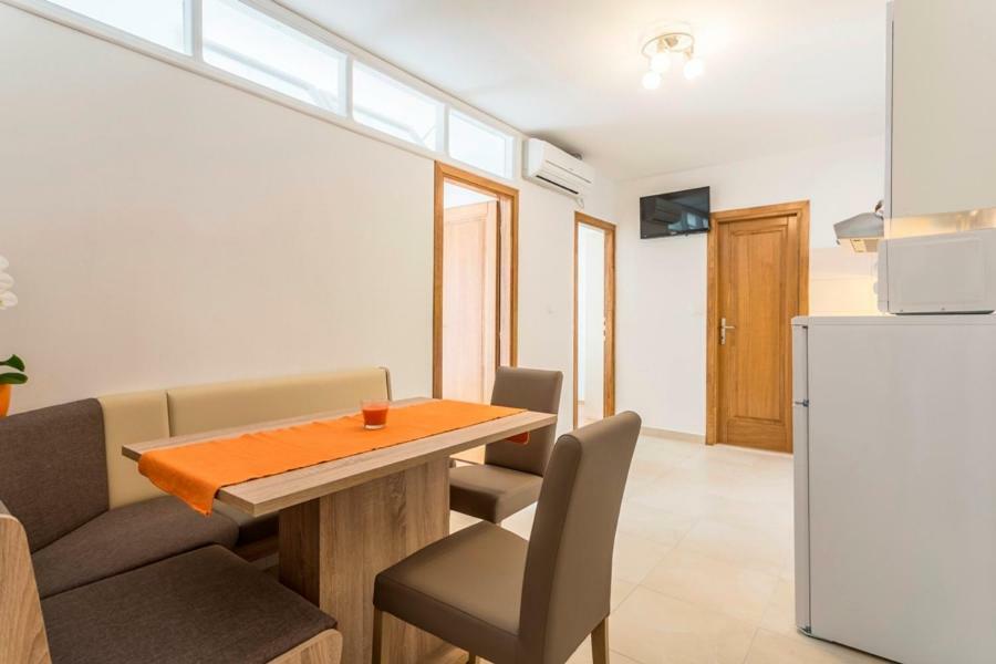 Apartments Bezmalinovic 2 Bol Kültér fotó