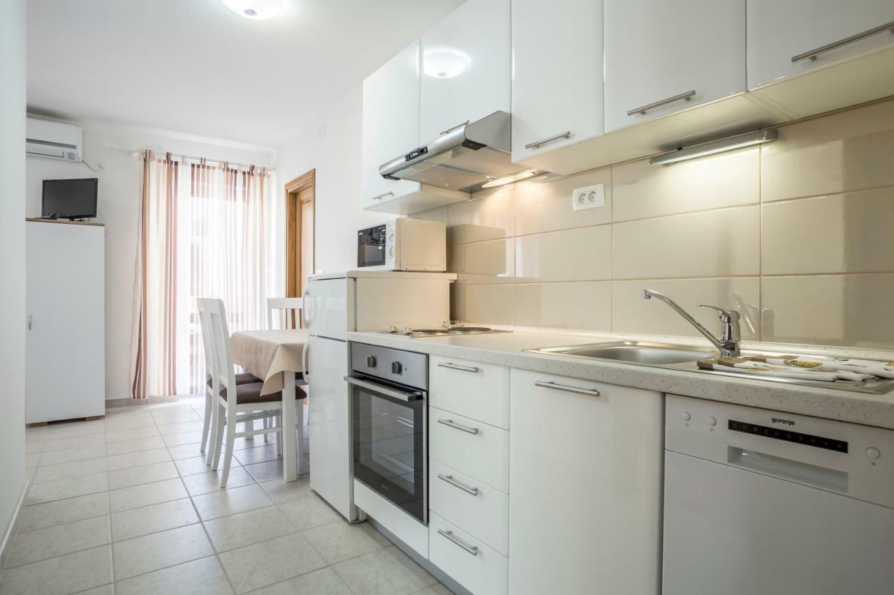 Apartments Bezmalinovic 2 Bol Kültér fotó