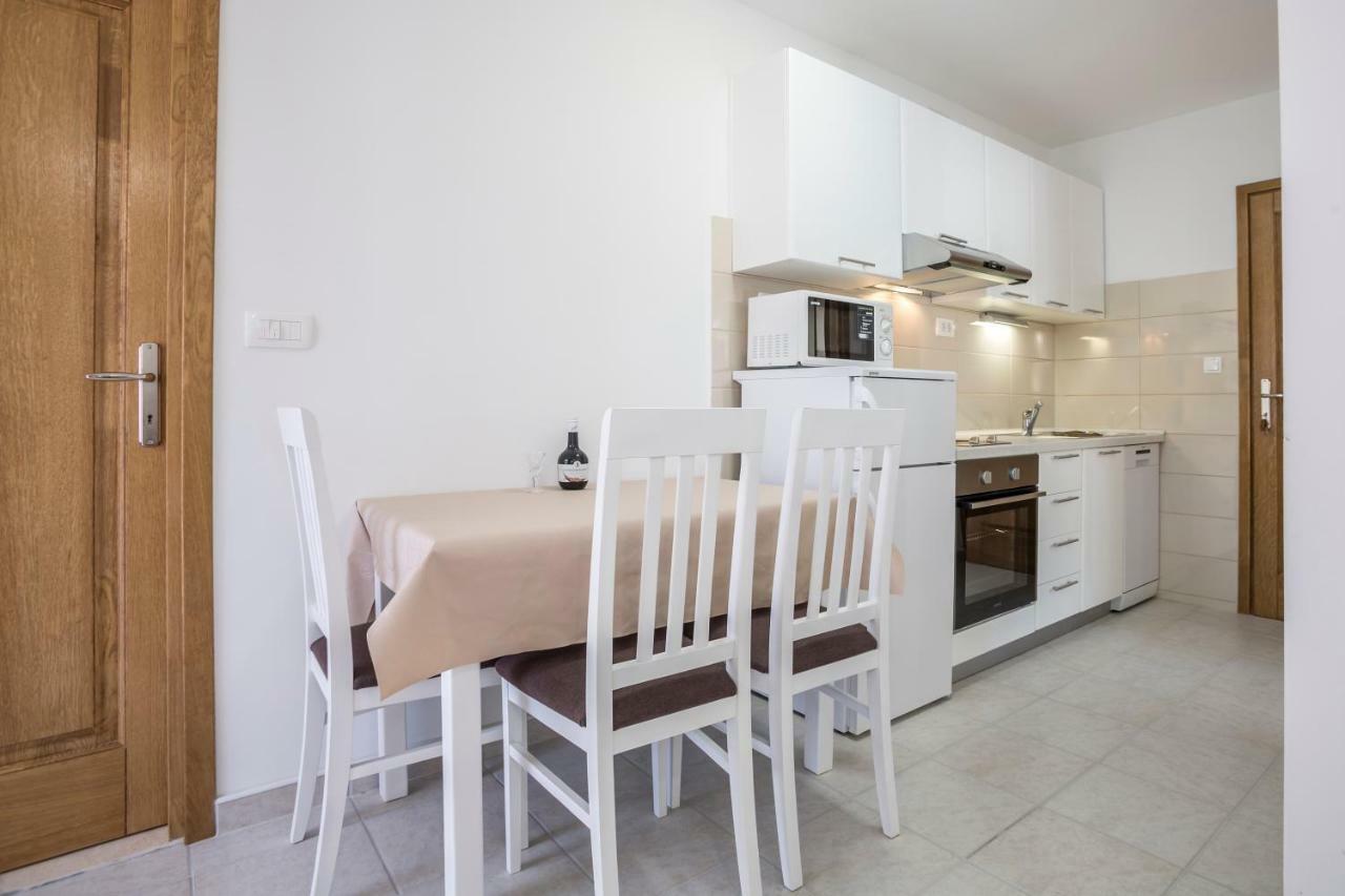Apartments Bezmalinovic 2 Bol Kültér fotó