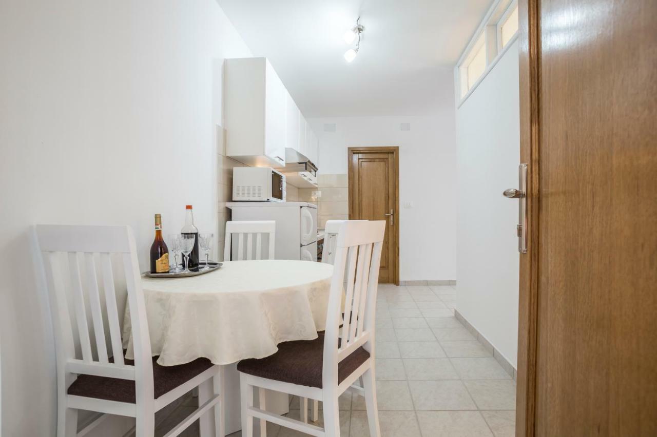 Apartments Bezmalinovic 2 Bol Kültér fotó